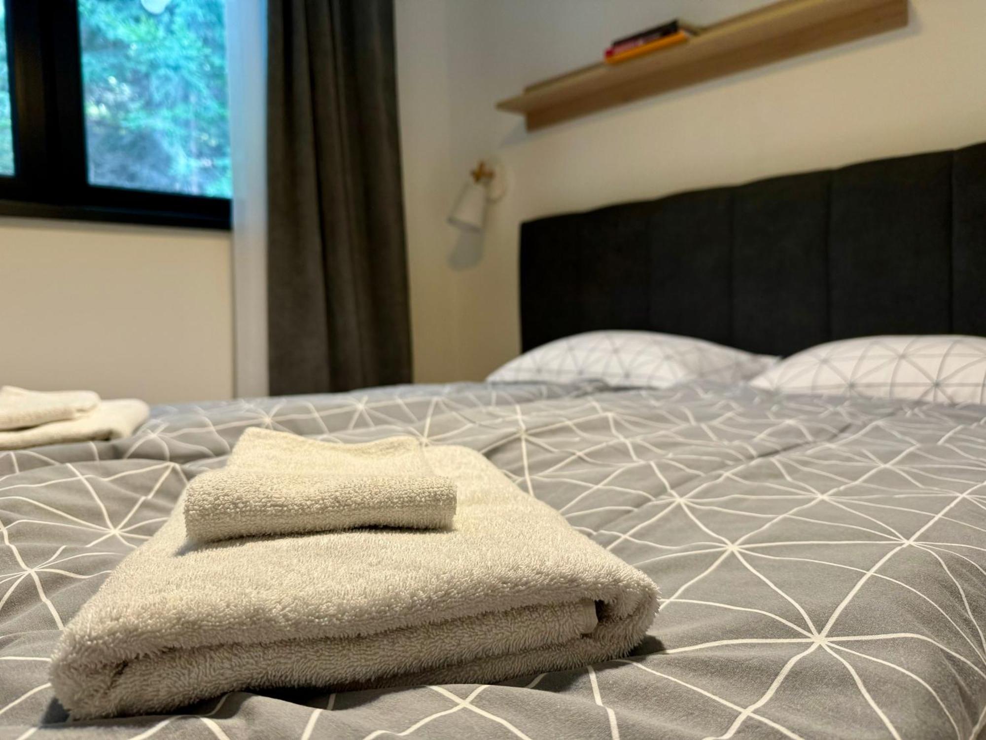 Lovely 1-Bedroom Vacation Home With Free Parking Deménvölgy Kültér fotó